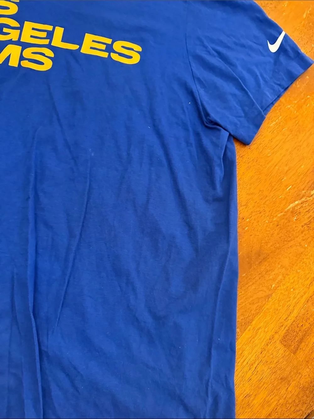 Nike Royal Blue Tee with Yellow Los Angeles Rams Text xl